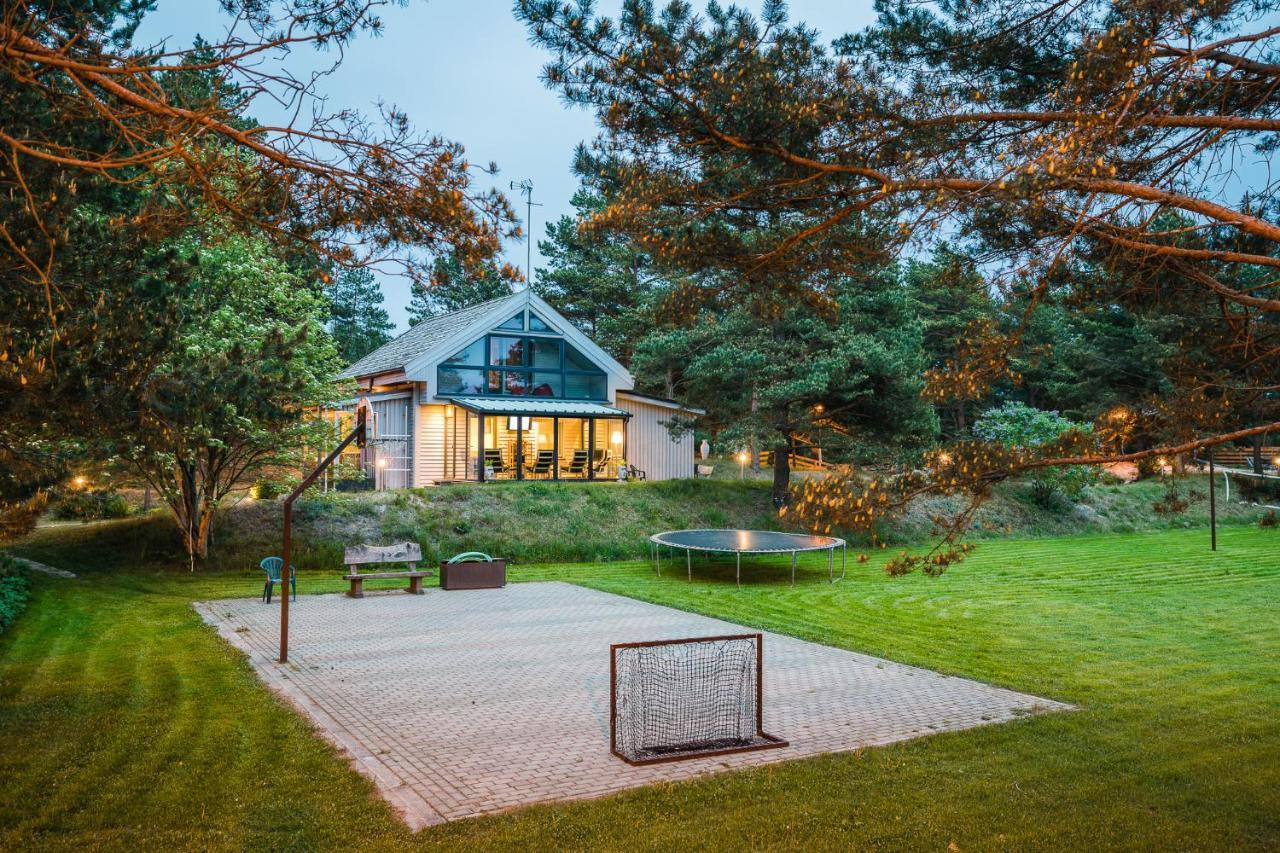 Villa Juras Krasti Idille Jurmalciems Exterior foto
